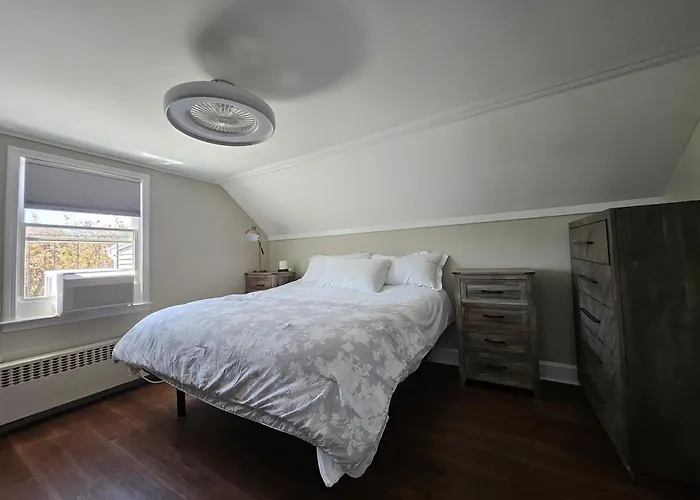 Middletown Modern Townhouse W/Private Fenced Yard - Ribryan Properties