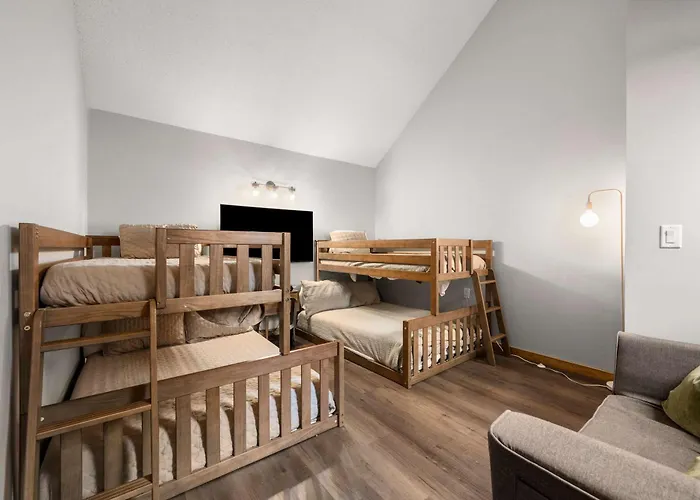 Renovated Ski In Out Condo King Bed Patio Grill