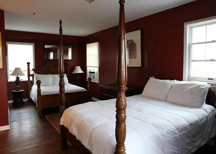 Tavern On The Bay Hotel - Meyer Lansky Suite