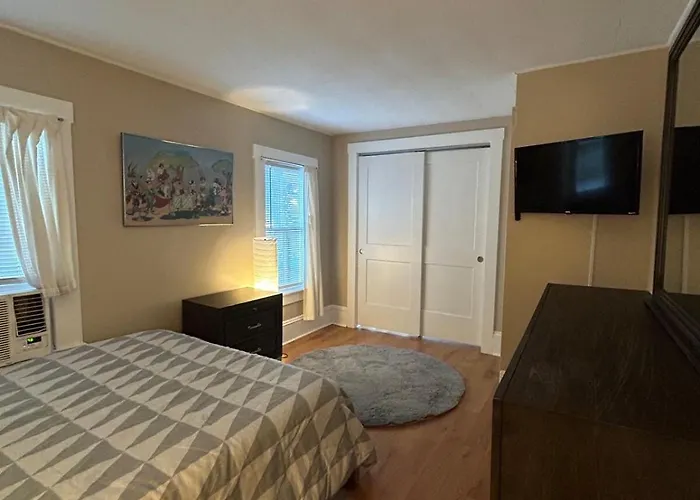 Sanford Hideaway Near Historic Downtown