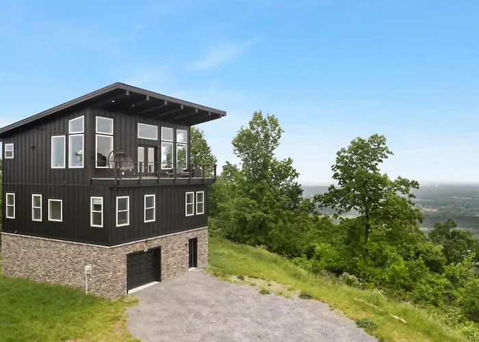 Modern Escape W Mountain Views Fire Pit & Swing