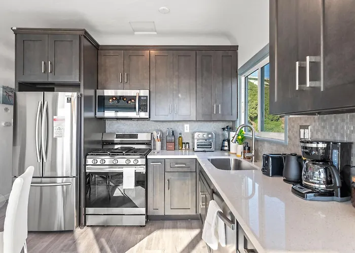 Luxury Beachside Gem Walk To Beach Ocean Views
