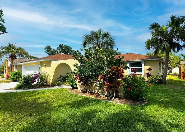Venice Beach & Golf Retreat With Heated Pool