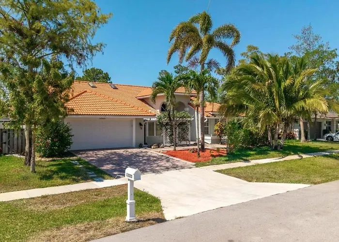 Modern 4Br In Central Wellington- Walk To Shops