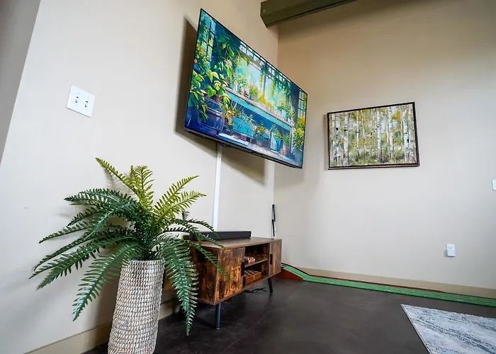 Industrial Escape 2Bd 2Bath