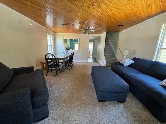 Relax In Bluffton - Family Lake View Retreat 4 Bedroom 2 Ba