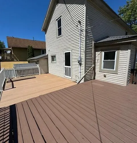 Relax In Bluffton - Family Lake View Retreat 4 Bedroom 2 Ba