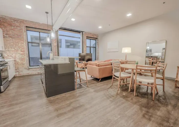 Elegant 2 Bedroom Prime Location