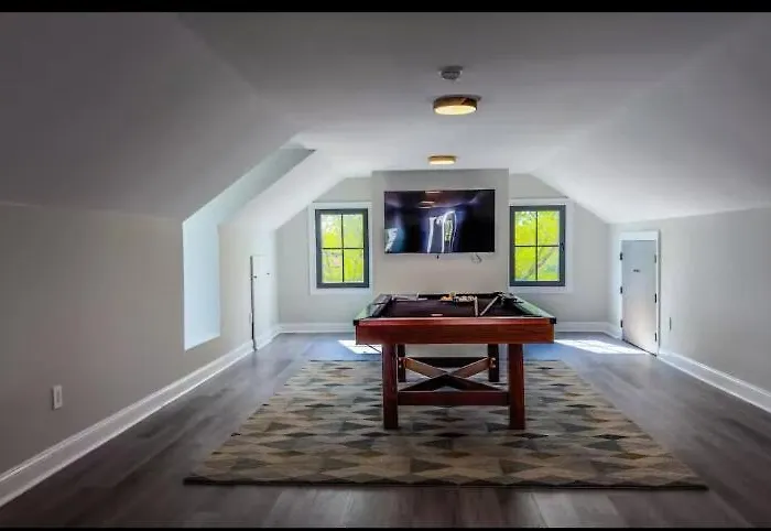 Modern Farm Estate Close To Six Flags & Vineyard