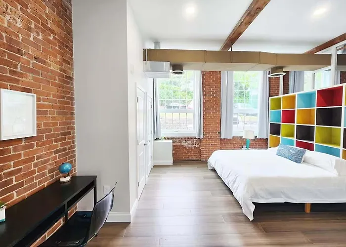 Jennifer'S Historic Loft Glass Bedroom