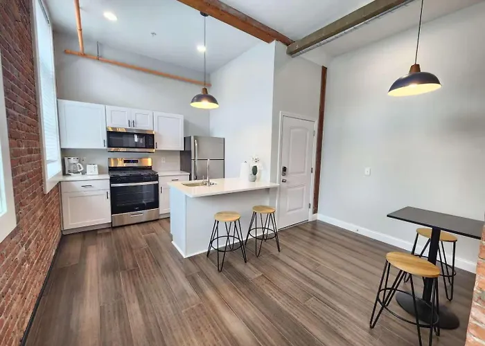 Jennifer'S Historic Loft Glass Bedroom
