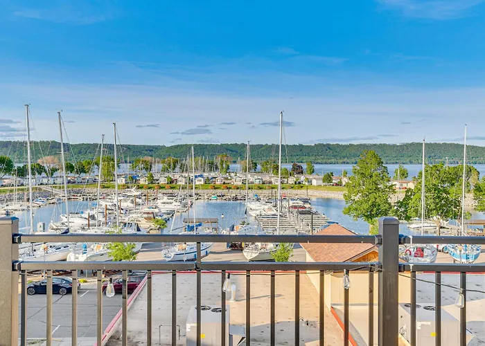 1 Block To Lake City Marina: Condo W/ Rooftop Deck