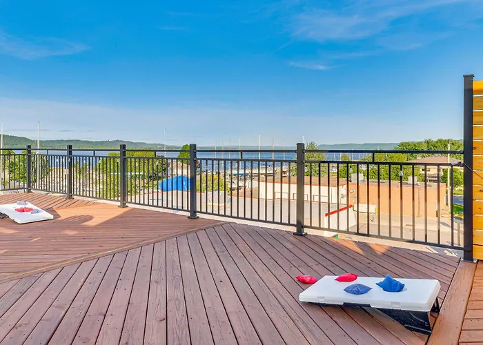 1 Block To Lake City Marina: Condo W/ Rooftop Deck