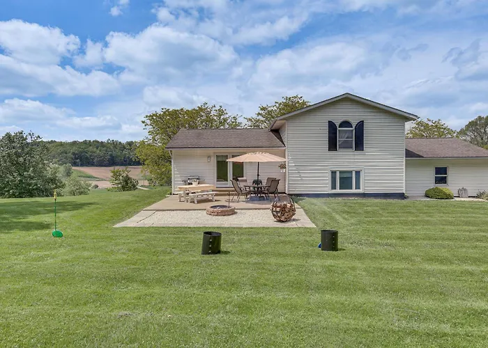 Secluded Ohio Amish Country Getaway W/ Fire Pit