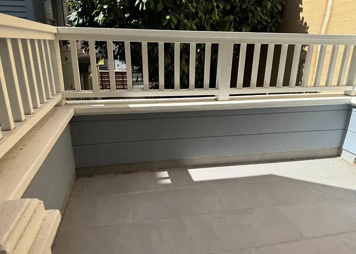 Amazing, Sunny, And Spacious! Steps To Campus!