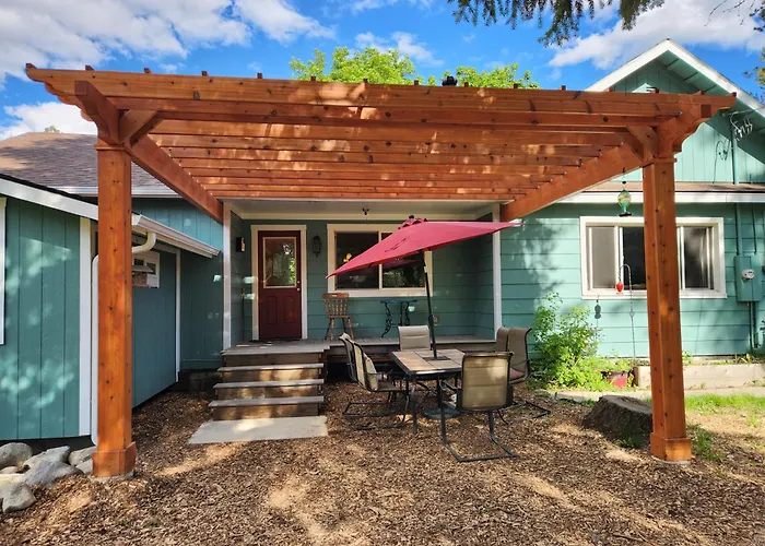 Charming Home Minutes From Rathdrum