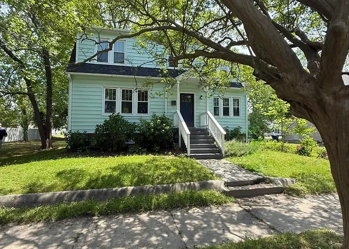 Cape Charles Cottage - Just Blocks From Beach & Downtown!