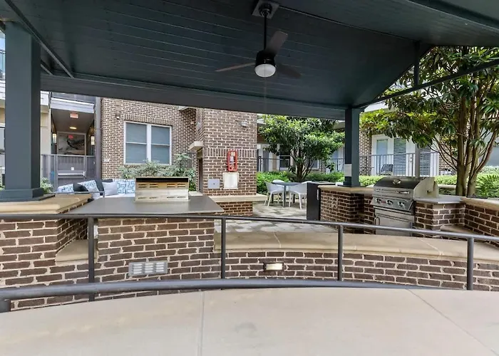 Luxe 1Bd - 5 Min Dt, Gym, Parking, W-D - Sleeps 6