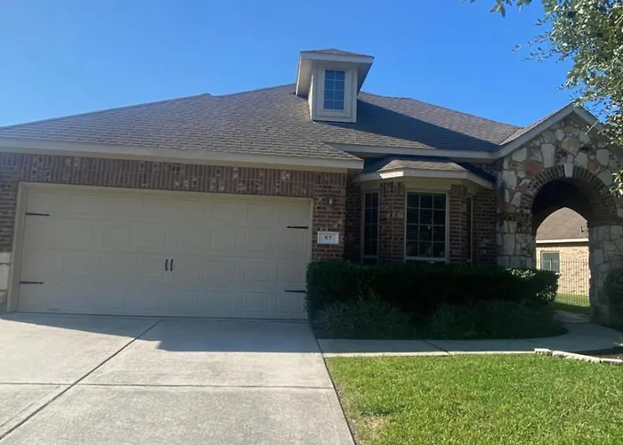 Spacious 4 Bed & 2 Bath Home In The Woodlands, Tx