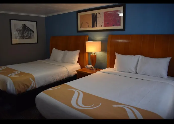 Pilgrim Inn & Cottages