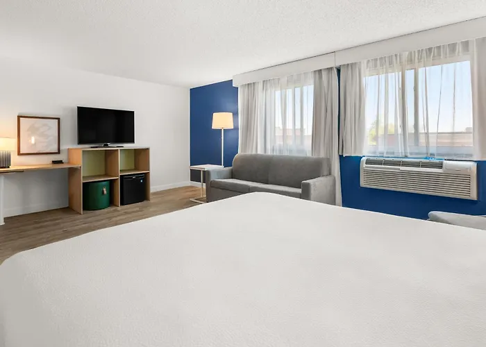 Spark By Hilton Eden Prairie