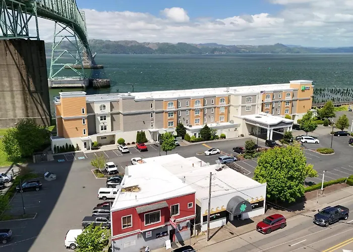 Holiday Inn Express Hotel & Suites Astoria By Ihg