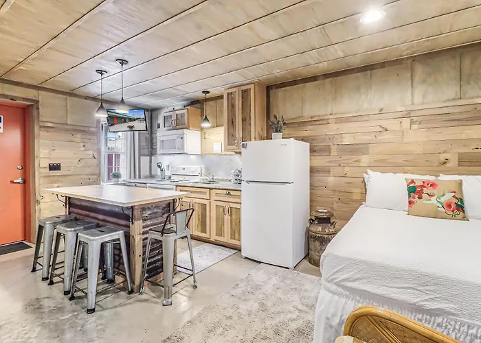 Casas Coastal Experience Cabin C