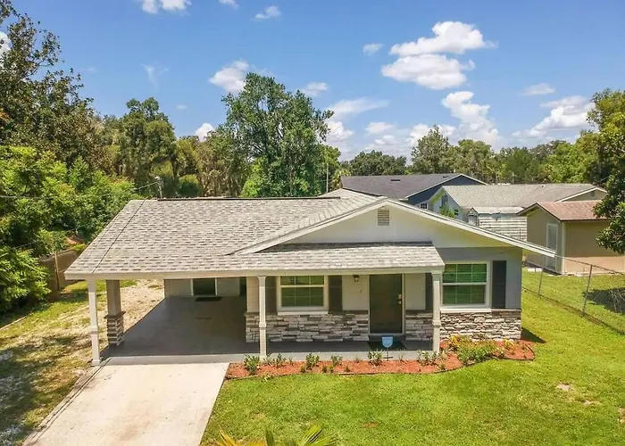 Comfortable Home In Dade City!