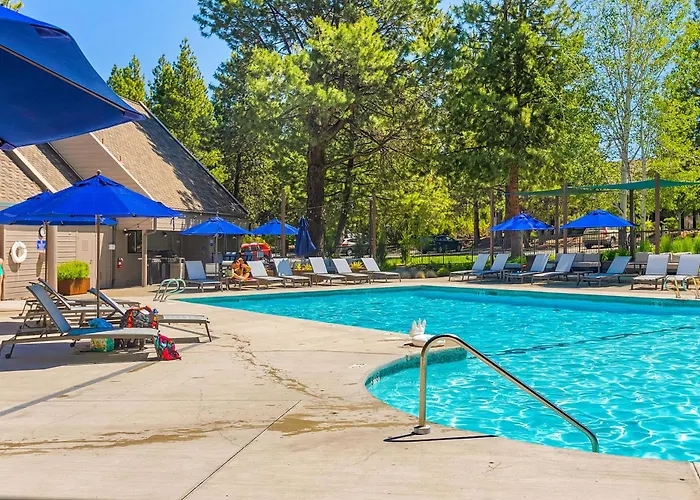 Snowcap Escape At Mount Bachelor Village Resort With Pool And Hot Tub