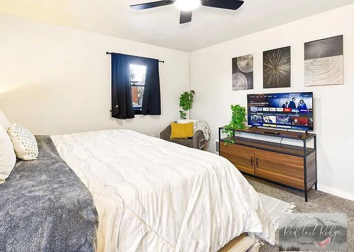 Boho Revival Modern Glam With Ac In Downtown Albany