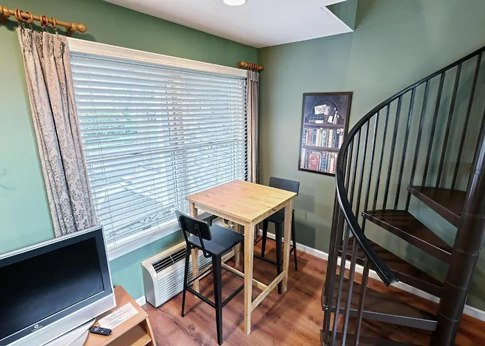Suites On Chocolate - The School