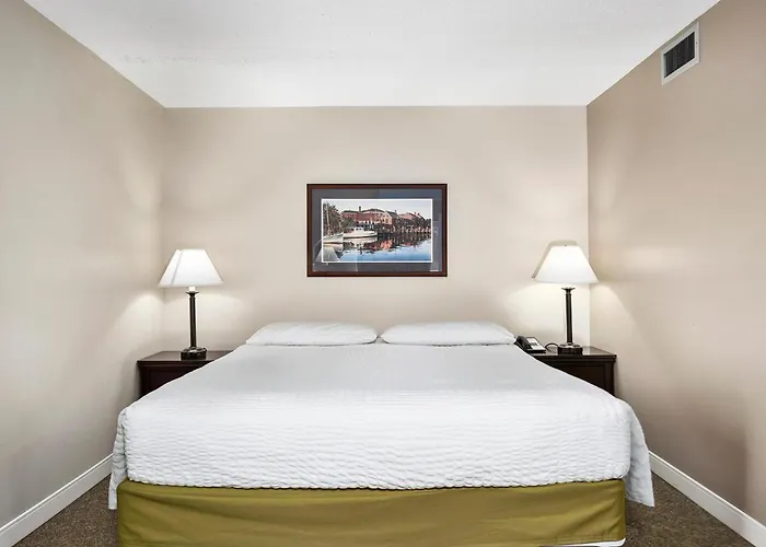 Top Floor Deluxe Suite Bay View