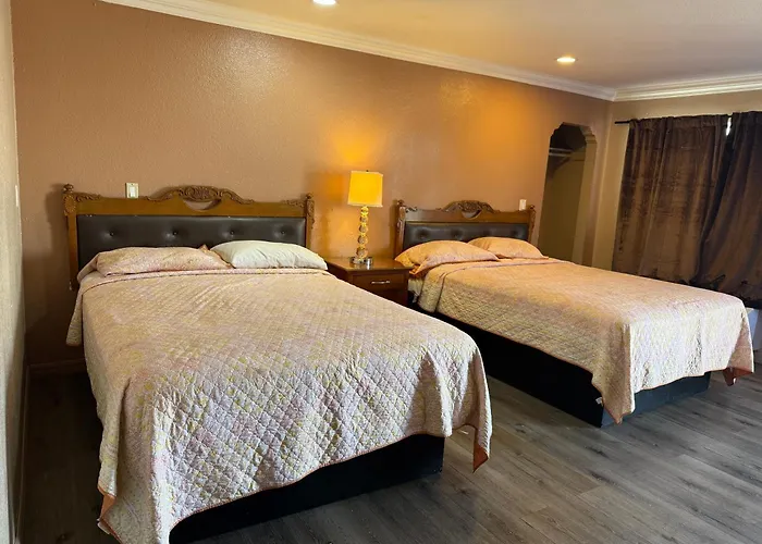 La Petite Rouge Motel