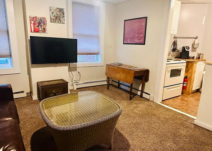 1 Bedroom Downtown Portland
