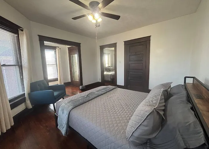 3Br Suite W/ Office Close Isu