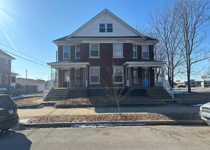 3Br Suite W/ Office Close Isu