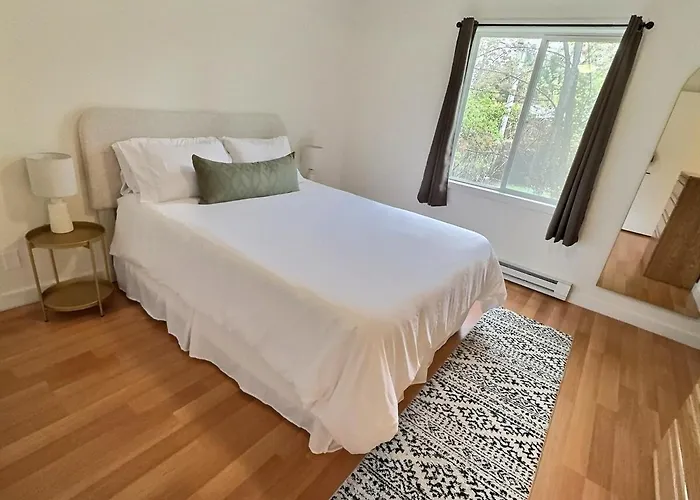 The Sawyer Hideaway - 3Br 2B With Hot Tub & Fire Pit - 5 Mins To Beach