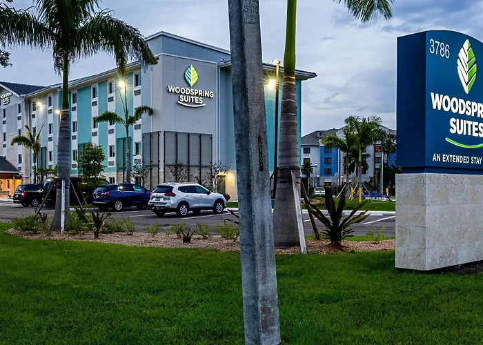Woodspring Suites Naples East