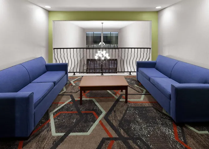 Hawthorn Extended Stay By Wyndham College Station South