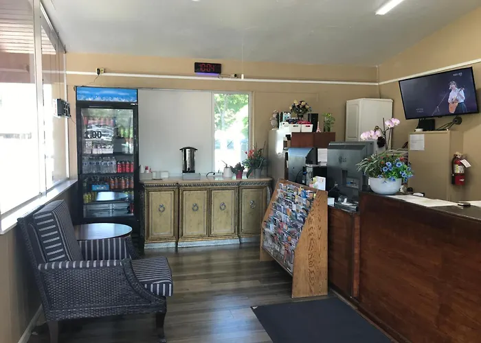 Lamplighter Motel