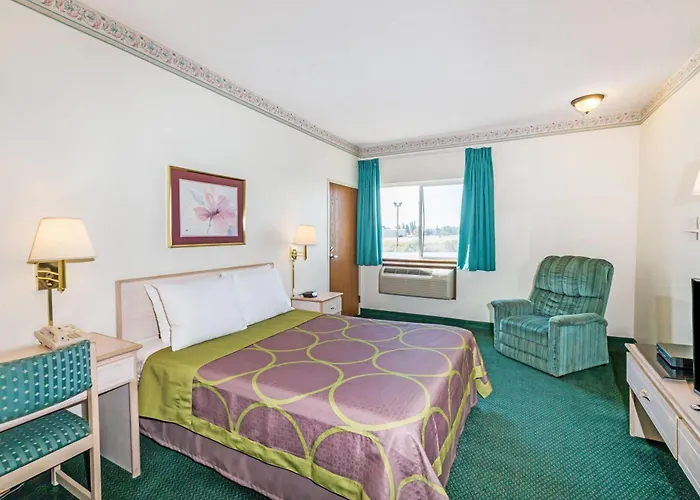 Super 8 By Wyndham Willcox