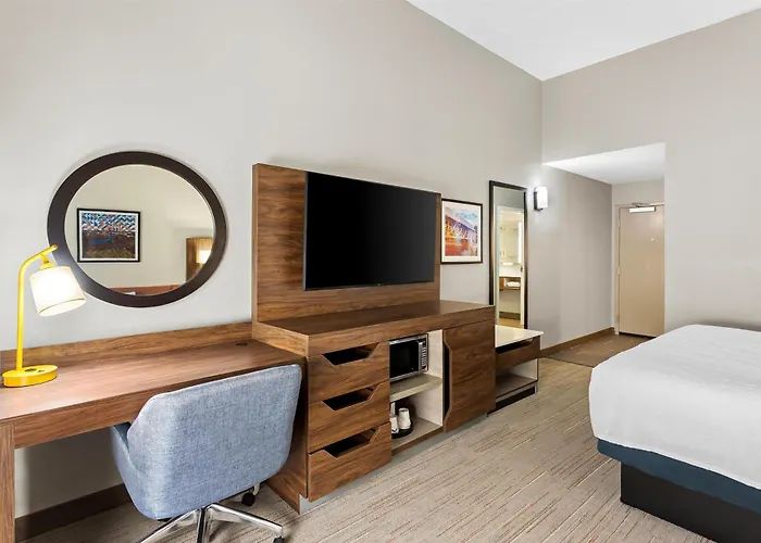 Hampton Inn & Suites Bolingbrook