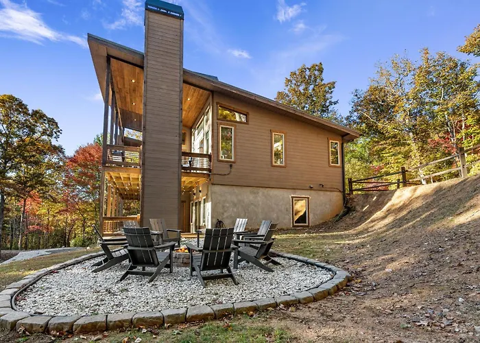 Honeysuckle Chalet - Luxe Mountain Chalet - Hot Tub, Wi-Fi, Pool Table, Party Deck, Fire Pit - 15 Mins To Blue Ridge!