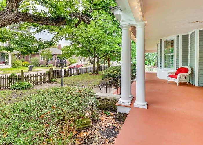 Walk To Waterfront: Downtown Elizabeth City Home!