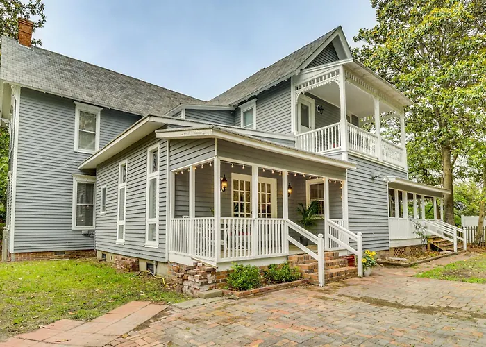 Walk To Waterfront: Downtown Elizabeth City Home!