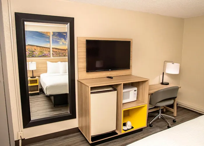 Days Inn And Suites By Wyndham Hammond, In