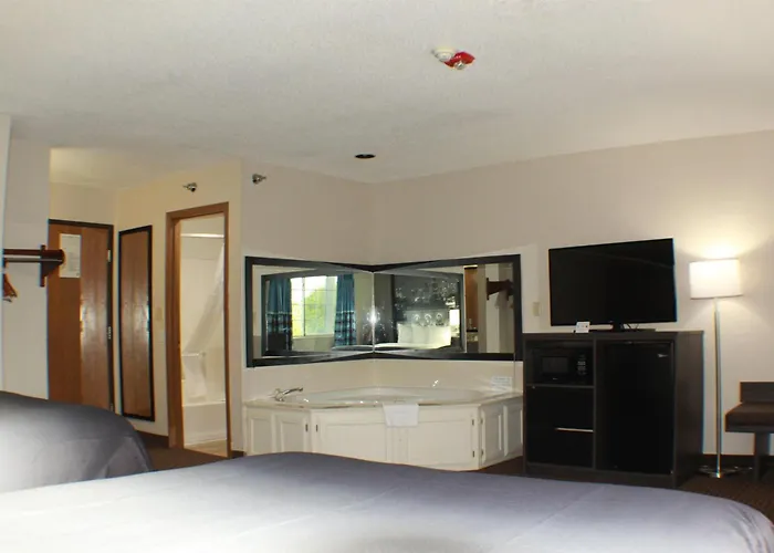 Super 8 By Wyndham Gardner