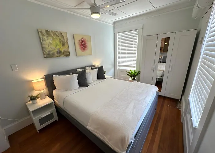 Charming Victorian Home Downtown Newport