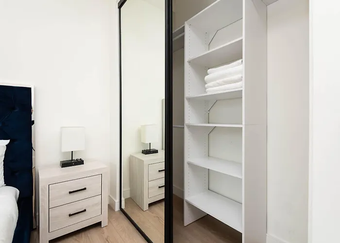 Stylish Apartments In Glendale With Free Parking