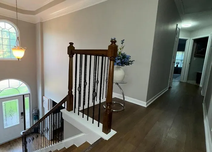4 Bedroom Spacious Villa Getaway Near Atlanta & Six Flags